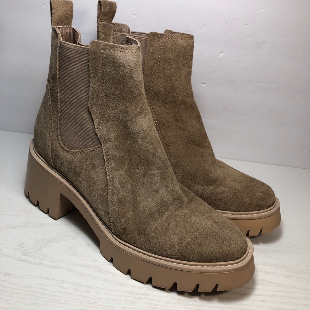 Dolce Vita Halina Chunky Block Heel Chelsea Boots Size 7.5M Beige Suede Pull On